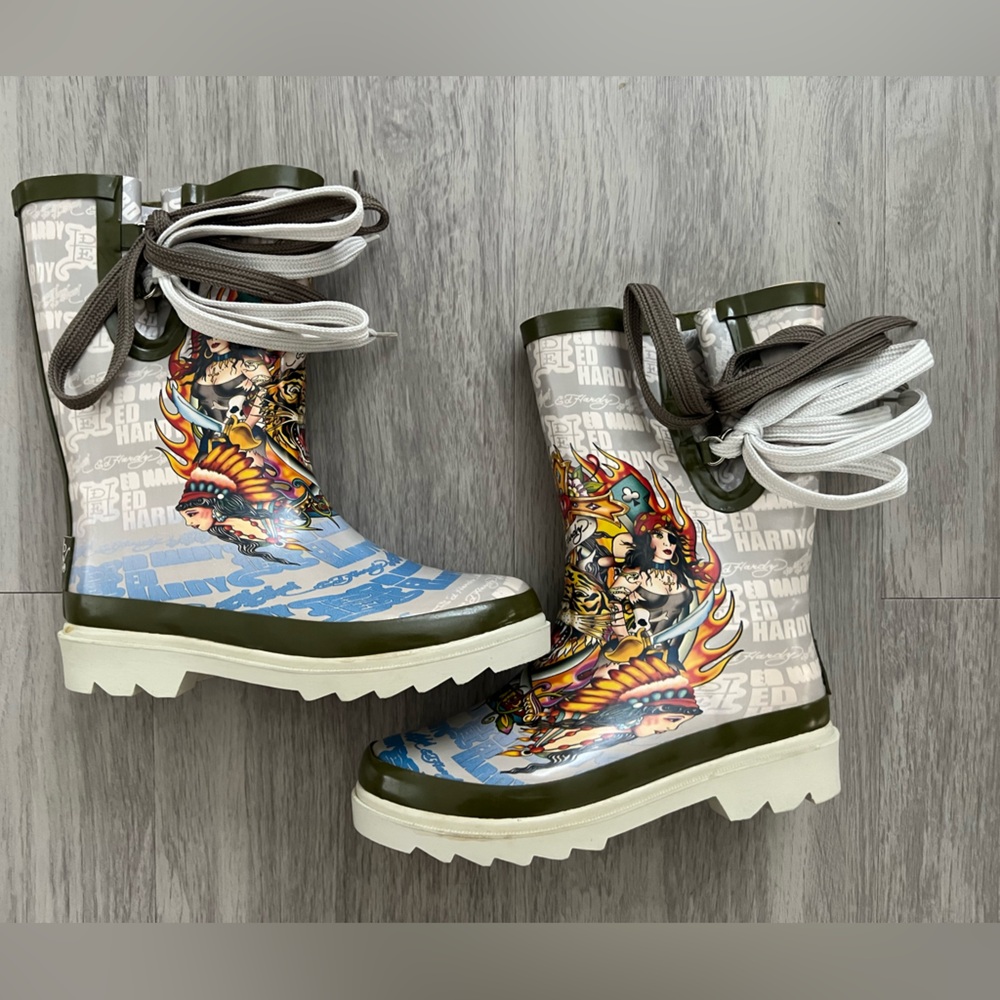 Ed Hardy Kids Rain & Snow Boots Size 2 Waterproof Rubber Y2K Tattoo Graphic